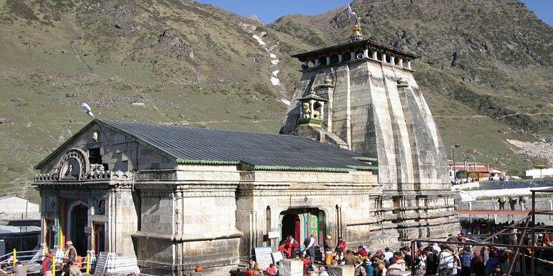 KEDARNATH: A way to God Beautiful temple with majestic Himalaya