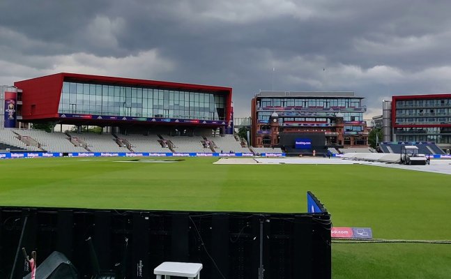 IPL 2021 in England ? 4 County Clubs interested in hosting remaining 31 matches